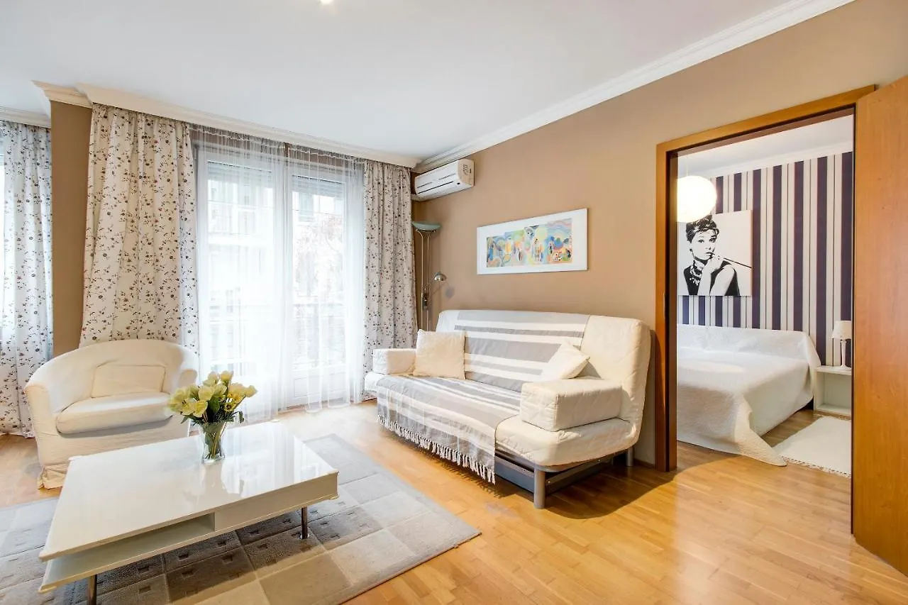 Viola - Newly Furnished With Free Garage! Apartment Budapest