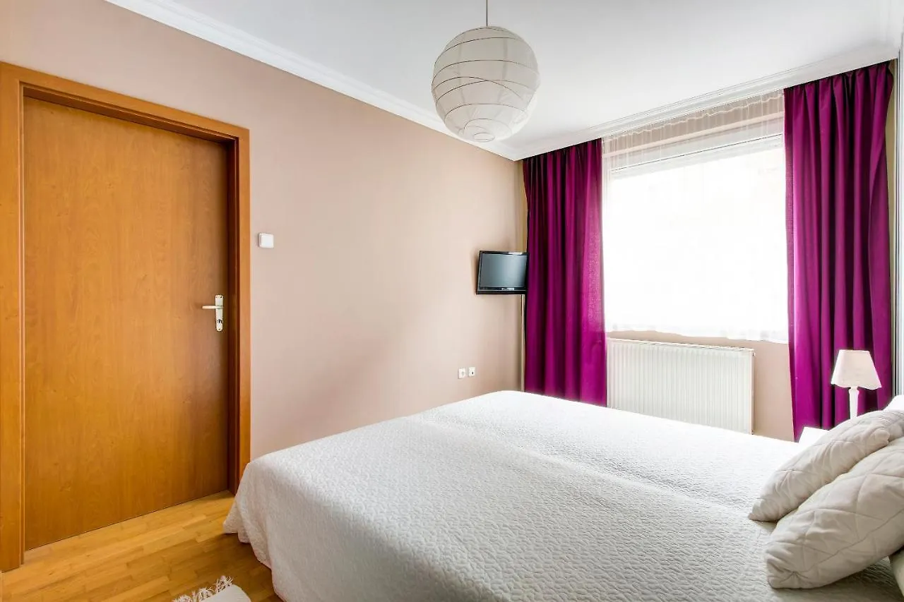 Viola - Newly Furnished With Free Garage! Apartment Budapest Hungary
