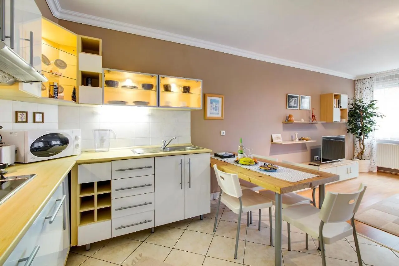 Viola - Newly Furnished With Free Garage! Apartment Budapest
